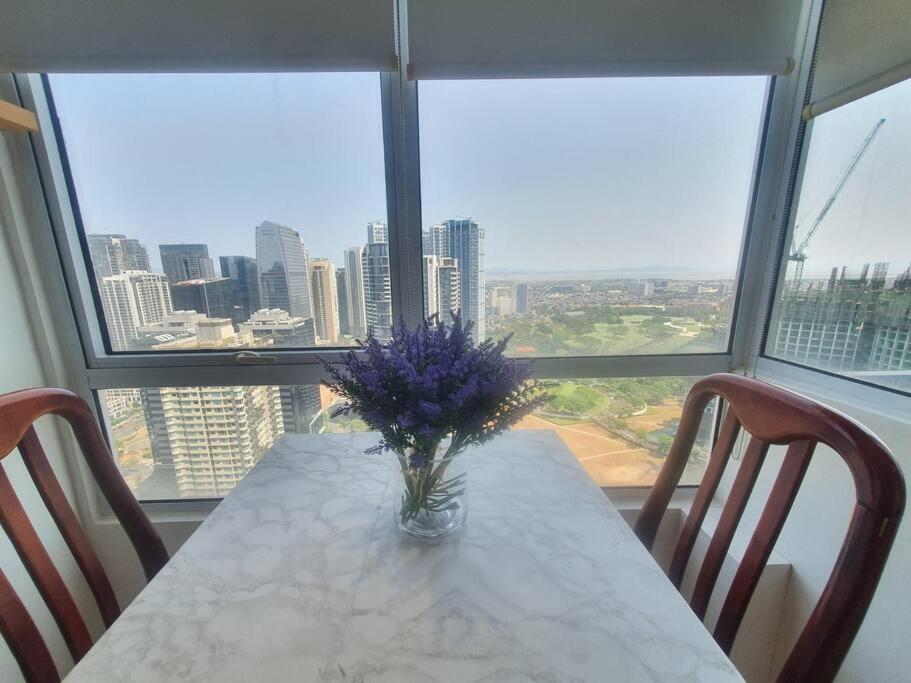 Bgc Taguig Cozy 2 Bedroom Loft, With Stunning Bgc Skyline View! Manille Extérieur photo